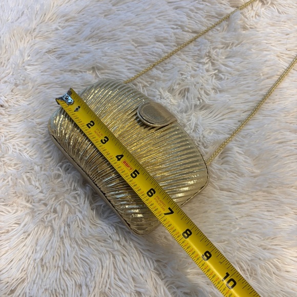 Y&S Original Vintage Rare Clam Shell Shape Gold  Evening crossbody purse - Picture 3 of 13